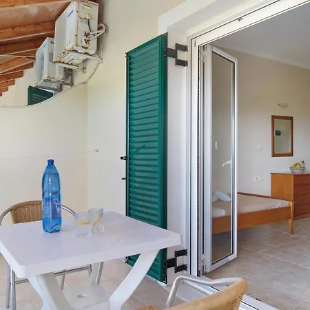 Апартаменты Sandy Maria 401 *